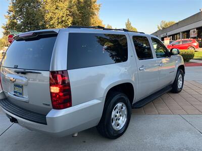 2010 Chevrolet Suburban LT   - Photo 6 - Glendora, CA 91740
