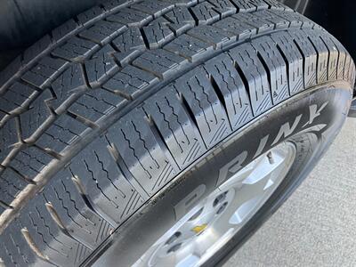 2010 Chevrolet Suburban LT   - Photo 7 - Glendora, CA 91740