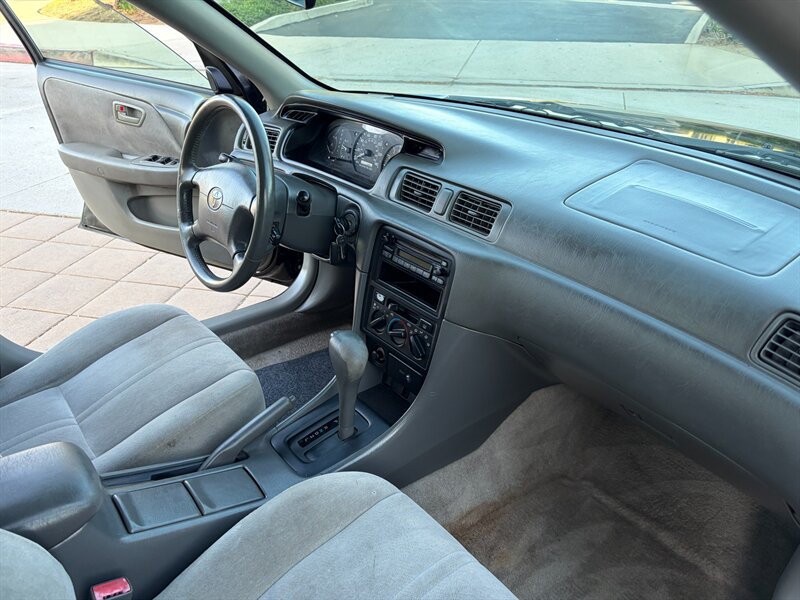 1998 Toyota Camry XLE - Photo 16 - Glendora, CA 91740