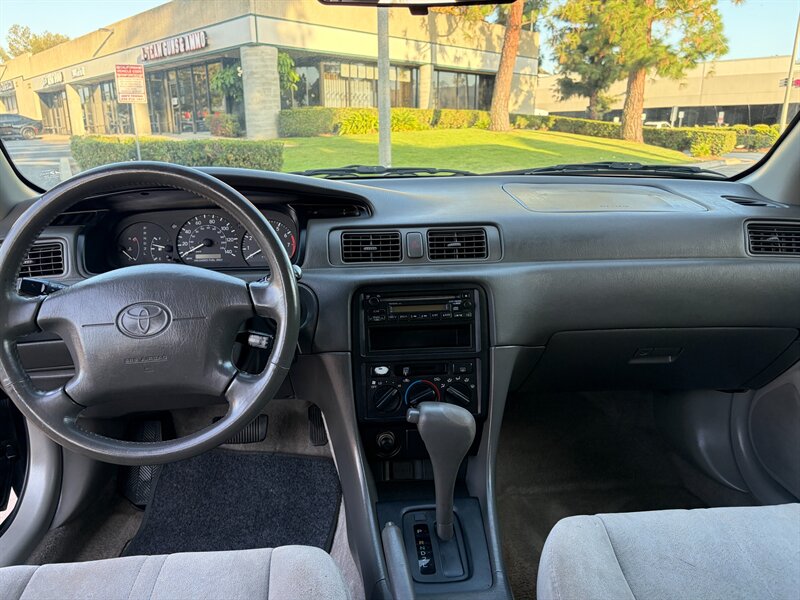 1998 Toyota Camry XLE - Photo 14 - Glendora, CA 91740