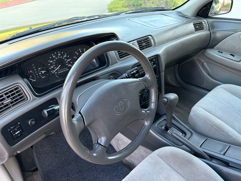 1998 Toyota Camry XLE - Photo 8 - Glendora, CA 91740