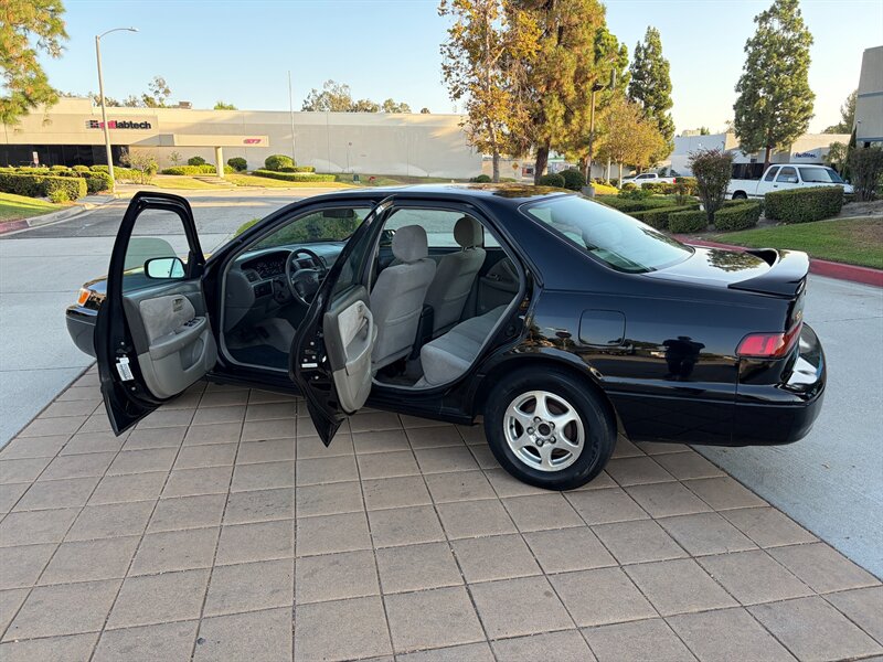 1998 Toyota Camry XLE - Photo 15 - Glendora, CA 91740