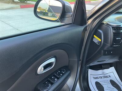 2015 Kia Soul EX   - Photo 10 - Glendora, CA 91740