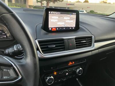 2018 Mazda Mazda3 Touring   - Photo 24 - Glendora, CA 91740