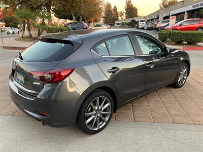 2018 Mazda Mazda3 Touring   - Photo 4 - Glendora, CA 91740