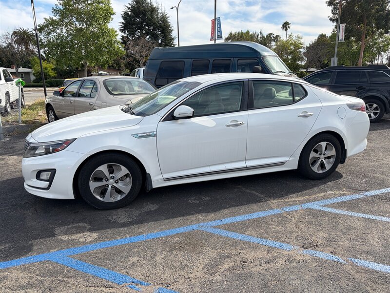 2015 Kia Optima Hybrid   - Photo 1 - Glendora, CA 91740