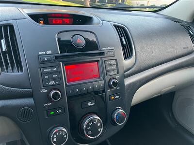 2011 Kia Forte5 EX - Photo 19 - Glendora, CA 91740