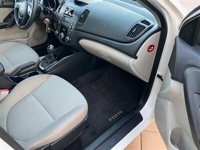2011 Kia Forte5 EX - Photo 10 - Glendora, CA 91740
