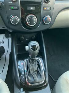 2011 Kia Forte5 EX - Photo 18 - Glendora, CA 91740