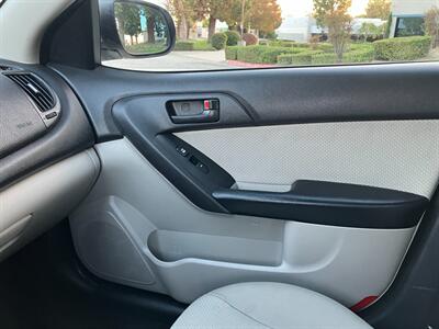 2011 Kia Forte5 EX - Photo 20 - Glendora, CA 91740
