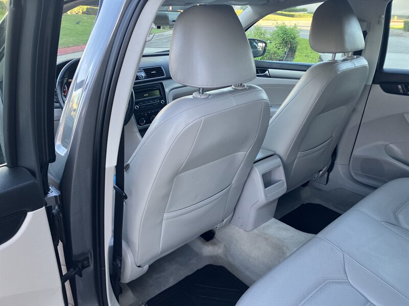 2015 Volkswagen Passat 1.8T S - Photo 11 - Glendora, CA 91740