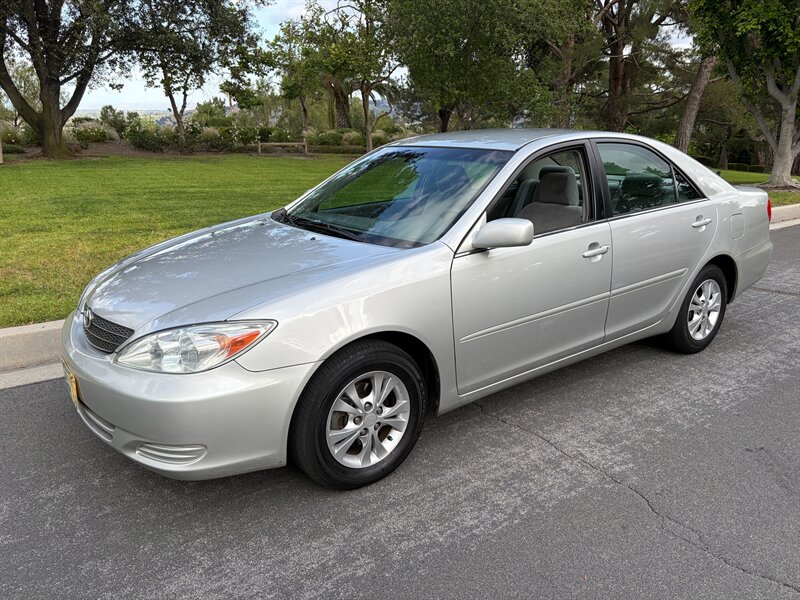 2004 Toyota Camry LE V6  