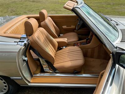 1986 Mercedes-Benz 560 SL   - Photo 19 - Boca Raton, FL 33432
