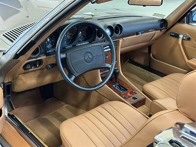 1986 Mercedes-Benz 560 SL   - Photo 16 - Boca Raton, FL 33432