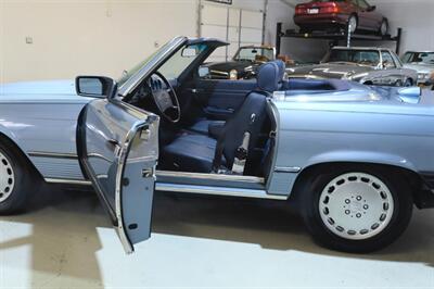 1986 Mercedes-Benz 560 SL   - Photo 3 - Boca Raton, FL 33432