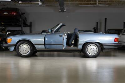 1986 Mercedes-Benz 560 SL   - Photo 19 - Boca Raton, FL 33432