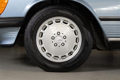 1986 Mercedes-Benz 560 SL   - Photo 18 - Boca Raton, FL 33432
