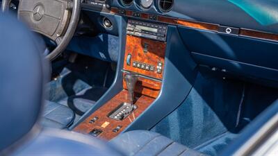 1987 Mercedes-Benz 560 SL   - Photo 20 - Boca Raton, FL 33432