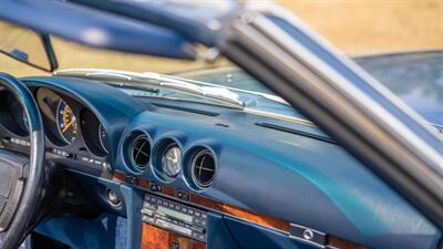 1987 Mercedes-Benz 560 SL   - Photo 23 - Boca Raton, FL 33432