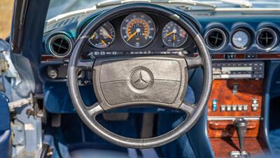 1987 Mercedes-Benz 560 SL   - Photo 14 - Boca Raton, FL 33432