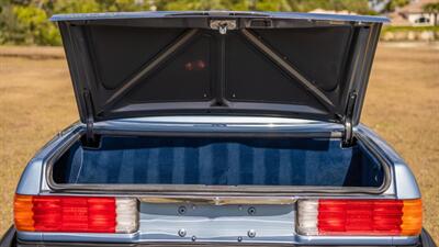 1987 Mercedes-Benz 560 SL   - Photo 27 - Boca Raton, FL 33432