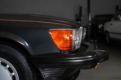 1987 Mercedes-Benz 560 SL   - Photo 10 - Boca Raton, FL 33432