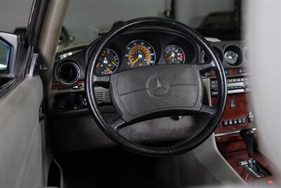 1987 Mercedes-Benz 560 SL   - Photo 44 - Boca Raton, FL 33432