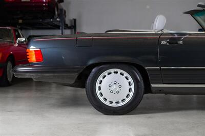 1987 Mercedes-Benz 560 SL   - Photo 5 - Boca Raton, FL 33432