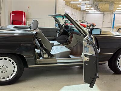 1987 Mercedes-Benz 560 SL   - Photo 16 - Boca Raton, FL 33432