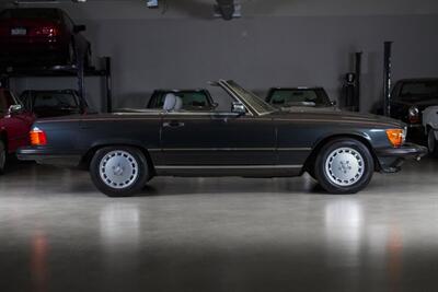 1987 Mercedes-Benz 560 SL   - Photo 4 - Boca Raton, FL 33432