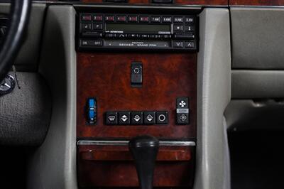 1987 Mercedes-Benz 560 SL   - Photo 51 - Boca Raton, FL 33432