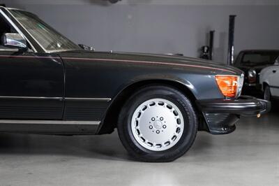 1987 Mercedes-Benz 560 SL   - Photo 9 - Boca Raton, FL 33432