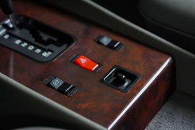 1987 Mercedes-Benz 560 SL   - Photo 52 - Boca Raton, FL 33432