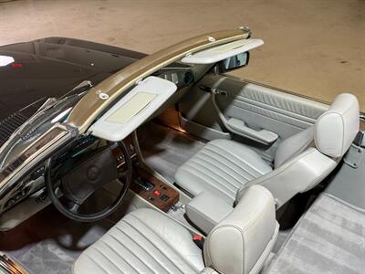 1987 Mercedes-Benz 560 SL   - Photo 13 - Boca Raton, FL 33432