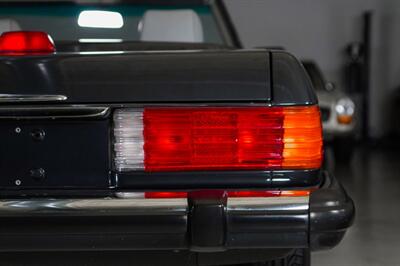 1987 Mercedes-Benz 560 SL   - Photo 31 - Boca Raton, FL 33432