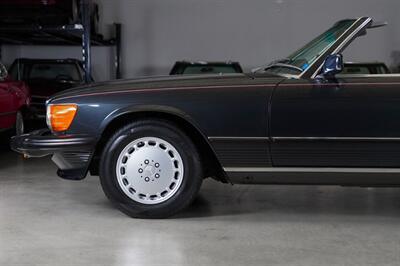 1987 Mercedes-Benz 560 SL   - Photo 22 - Boca Raton, FL 33432