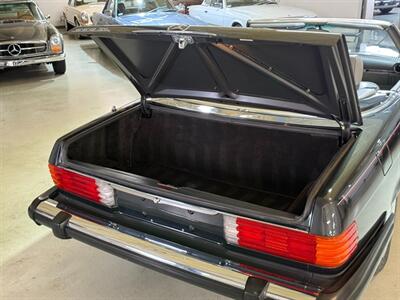 1987 Mercedes-Benz 560 SL   - Photo 26 - Boca Raton, FL 33432