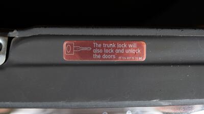 1989 Mercedes-Benz 560 SL   - Photo 55 - Boca Raton, FL 33432