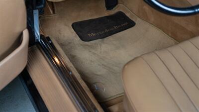 1989 Mercedes-Benz 560 SL   - Photo 23 - Boca Raton, FL 33432