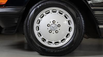 1989 Mercedes-Benz 560 SL   - Photo 50 - Boca Raton, FL 33432
