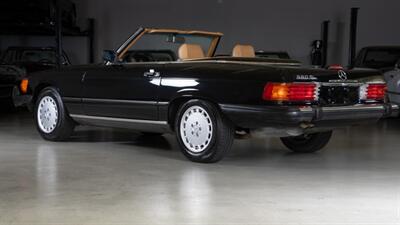 1989 Mercedes-Benz 560 SL   - Photo 13 - Boca Raton, FL 33432