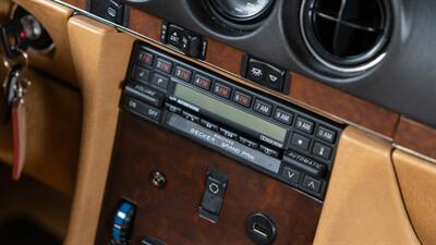1989 Mercedes-Benz 560 SL   - Photo 40 - Boca Raton, FL 33432