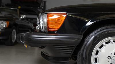 1989 Mercedes-Benz 560 SL   - Photo 12 - Boca Raton, FL 33432