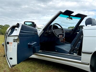 1986 Mercedes-Benz 560 SL   - Photo 19 - Boca Raton, FL 33432