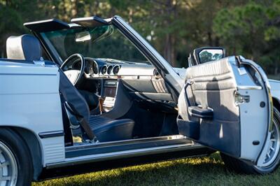 1986 Mercedes-Benz 560 SL   - Photo 19 - Boca Raton, FL 33432