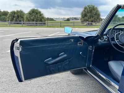 1971 Mercedes Benz 280SL SL   - Photo 15 - Boca Raton, FL 33432