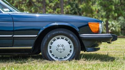 1986 Mercedes-Benz 560 SL   - Photo 18 - Boca Raton, FL 33432