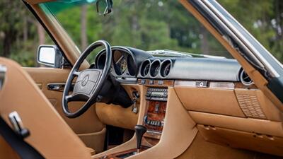 1986 Mercedes-Benz 560 SL   - Photo 21 - Boca Raton, FL 33432