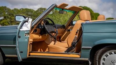 1986 Mercedes-Benz 560 SL   - Photo 14 - Boca Raton, FL 33432