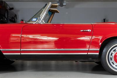 1966 Mercedes Benz 230SL SL   - Photo 20 - Boca Raton, FL 33432